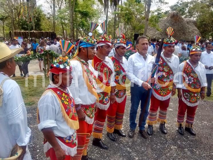 El gobernador Miguel Ángel Yunes Linares  inauguró las actividades de la Cumbre Tajín 2017 y agradeció al exgobernador priista Miguel Alemán Velasco, quien fundó esta fiesta, el apoyo y donativo de cuatro millones de pesos. 