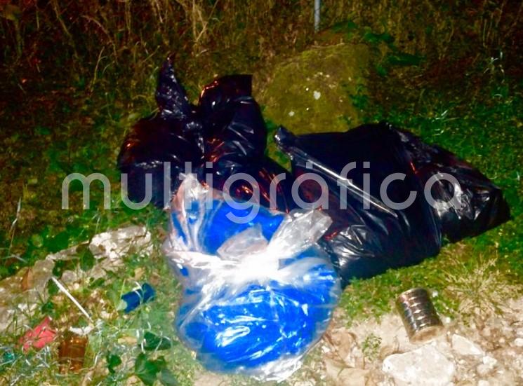 Macabro hallazgo realizaron policías la noche de este domingo en la colonia Álvaro Obregón, de Xalapa, Ver., al descubrir once bolsas con restos humanos, las cuales fueron abandonadas en un camino de terracería.