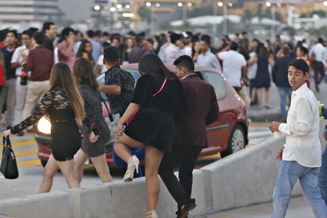 Jarochos y visitantes acudieron a terminar la fiesta en el boulevard Manuel Ávila Camacho. 