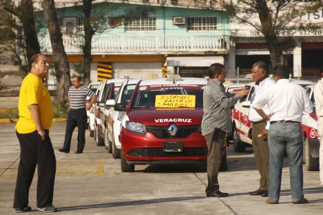 Los llamados ruleteros aseguraron que de no dar marcha atrás en el costo del combustible, tendrían que incrementar sus tarifas. 