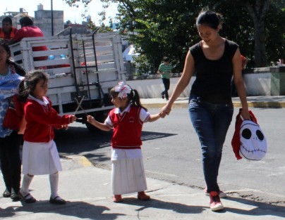 Sigue el regreso escalonado de alumnos a las aulas. Parte de otra de las Reformas de Peña y del que <em>le</em> en lugar de leer.