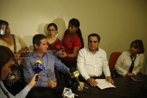 La dirección del Observatorio y Contraloría Ciudadana de Veracruz, ofreció una rueda de prensa para referirse al impacto negativo en la economía del país que causará el aumento al precio de la gasolina pues de nada sirve tener mayor poder recaudatorio si no se aplican de manera correcta los recursos. 