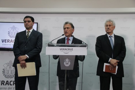 El gobernador Miguel Angel Yunes Linares dijo que no permitirán que sigan tomando la presa Yuribia y que habrá cárcel para los responsables de los cierres de las vávulas. 