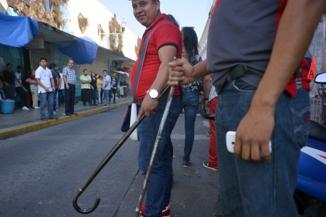 Comerciantes de Plaza Clavijero, Barra China y mercado Jáuregui dispuestos a defender su patrimonio de quien intente robárselos. No lo permitirán, dijeron.