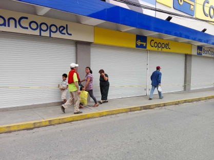Comercios de centro de Tlapacoyan también cerraron sus puertas debido a la psicosis para evitar robos y saqueos. Sin embargo no ha habido incidentes. 
