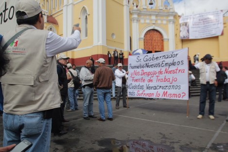 La inconformidad de los trabajadores del Seguro Popular no es sólo por el despido de se dice 500 empleados, sino porque las recontrataciones serían individuales, dejando de lado el beneficio del contrato colectivo que tenían. 