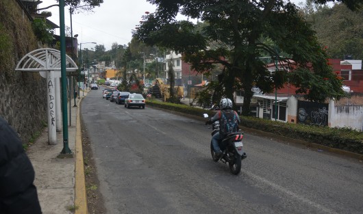 Debido a los trabajos de reconstrucción de la avenida Rébsamen, que dieron inicio la tarde de este lunes, se mantendrá cerrado a la circulación el carril que va de Circuito Presidentes al Arco Sur. 