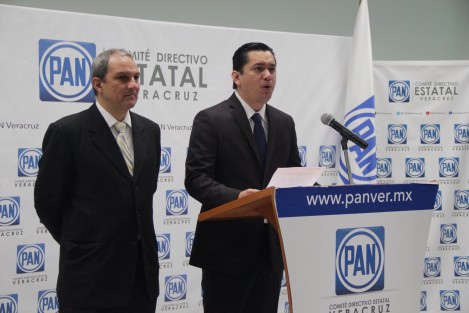 José Manuel Siu vocero del pan solicita al gobierno de Miguel Ángel Yunes que respete los derechos de los trabajadores, aunque calificó como lógico la salida de algunos  empleados con el cambio de administración. 