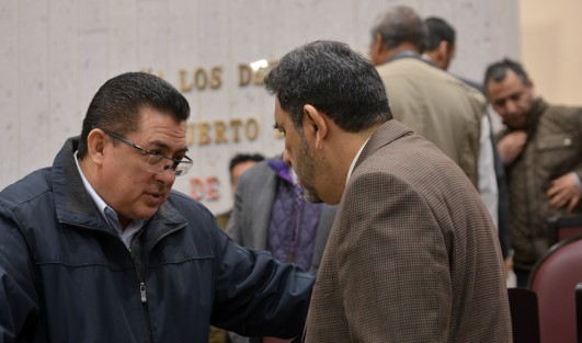 El líder de la bancada del PRI en el Congreso local, Juan Nicolás Callejas Roldán, calificó como responsable la renuncia de Amadeo Flores a la dirigencia estatal de su partido. Dijo que si el exdirigente sabe de hechos de corrupción, debería denunciarlos.