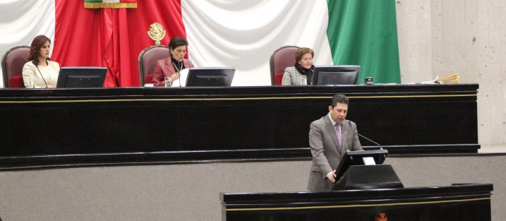 Durante la sesión ordinaria de este martes, el pleno legislativo aprobó el Punto de Acuerdo de la Junta de Coordinación Política por el que se exhorta al titular del Poder Ejecutivo del Estado de Veracruz de Ignacio de la Llave, a que remita mensualmente de diciembre de 2016 a junio de 2017, un reporte con la información del personal que ha sido separado de todas las dependencias centralizadas y paraestatales.