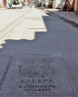 Con un 90%  de avance la urgente repavimentación de la calle Francisco Sarabia en Xalapa. 