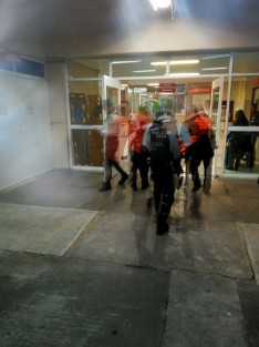 Un joven fallecido y dos más heridos fue el saldo de  la agresión con armas de fuego a tres jóvenes la noche del miércoles en la colonia Del Prado de la ciudad de Xalapa.  