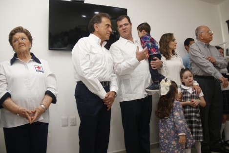La sala lleva el nombre de la  la señora Graciela Gil Ortíz de Poo, madre el alcalde de Veracruz, como reconocimiento a la labor que ha realizado a favor de esta institución.
