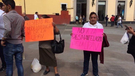 Los cambios de sedes han causado inconformidad de personal y alumnado en las diversas sedes, pues los traslados en muchos casos dificultarán la continuidad de sus estudios y trabajos.   