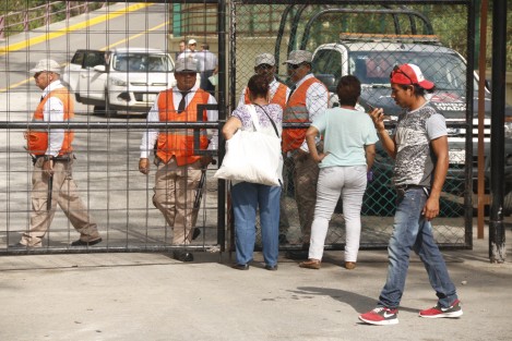  Piden pronta conclusión ya que algunas de estas personas tienen sus viviendas en esta zona y temen sean saqueadas.