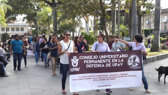 De acuerdo con la representante interina del Consejo Estudiantil Universitario, Betzabel Castillo Ayala, cientos de jóvenes viven en incertidumbre.  