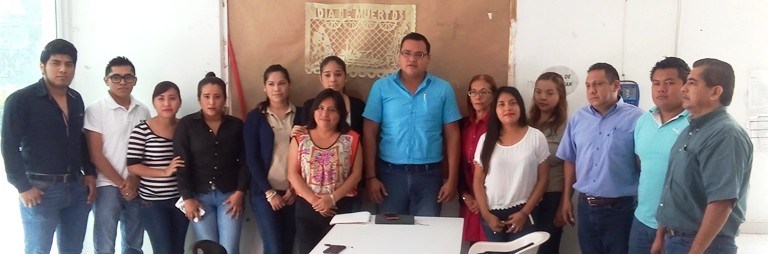 Tomó posesión como nuevo coordinador regional de zona del Instituto Veracruzano para la Educación de los Adultos, el profesor Valdemar García García en esta región. 