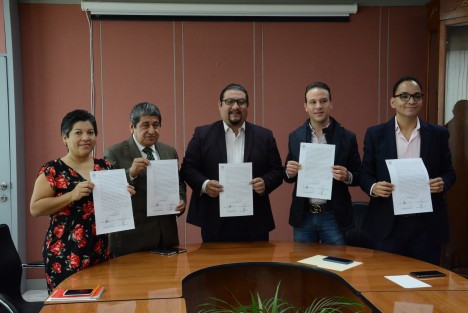Fue instalada formalmente la Comisión Especial para la Verdad sobre la Deuda Pública del Estado de Veracruz de Ignacio de la Llave 1998-2016, integrada por los diputados Sergio Rodríguez Cortés, presidente; Manuel Francisco Martínez Martínez, secretario y Juan Manuel de Unanue Abascal, Rodrigo García Escalante y María del Rocío Pérez Pérez, vocales. 