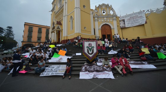 El mismo reclamo se ha presentado en otras sedes de la UPAV, sin embargo, apenas el fin de semana pasado la rectora en la zona Córdoba - Orizaba reafirmó que no desaparece la figura solidaria, así como se respetarán las sedes regionales  y que los títulos tienen validez. ¿Qué hay detrás de todo?