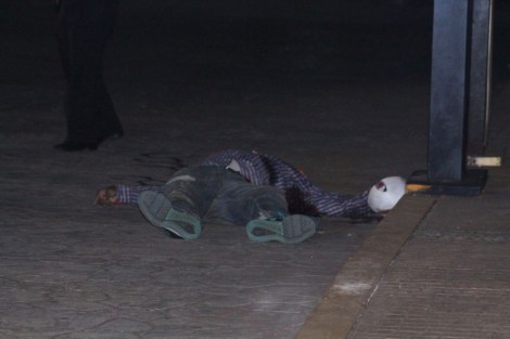 Un comerciante fue ultimado a balazos por sujetos desconocidos en calles de la colonia San Román la noche del miércoles, elementos de la Policía Estatal y Agentes Ministeriales tomaron conocimiento de los hechos. 