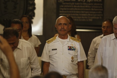 El comandante de la primera región naval, Fernando Arturo Castañón Zamacona, recibió un reconocimiento por cumplir un año de cambio de mando. 