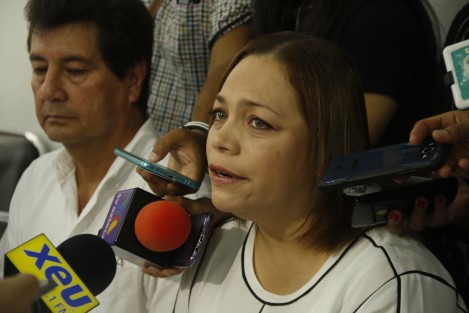 La jefa de la Jurisdicción Sanitaria número VIII, Verónica Pulido, dijo no han detectado medicamentos clonados; en caso de que se requiera y se les indique se haría una revisión más especializada de los  medicamentos y pruebas de VIH. 