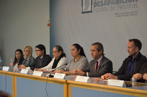 Se llevó a cabo el 3er Foro internacional en materia de desaparición forzada de personas, encabezado por la Rectora de la UV, Sara Ladron de Guevara; la titular de la CEDH, Namiko Matzumoto, y especialistas en el tema, así como colectivos de personas desaparecidas. 