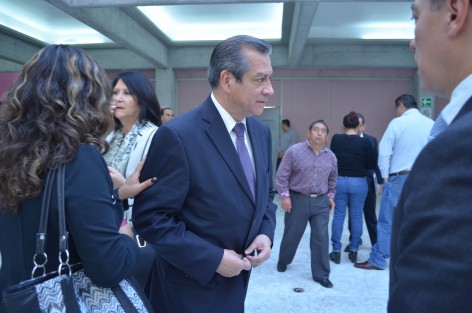 Secretarios de despacho acuden esta mañana al Congreso del estado para detallar el ejercicio de gasto ante las Comisiones permanentes.  El Secretario de Educación Enrique Pérez Rodríguez  llegó en primer lugar.