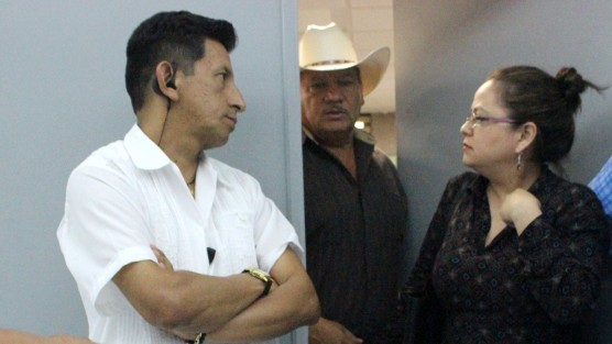 Algunos alcaldes al no ver luz de la <em>luz</em>, optaron por retirarse de la reunión antes de que finalizara... 