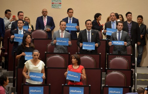 La bancada panista pretendía presentar una iniciativa para que sea retirado el fuero a diputados, gobernador y secretarios de despacho, sin embargo la misma fue rechazada para incluirse en la orden del día por los demás legisladores. 