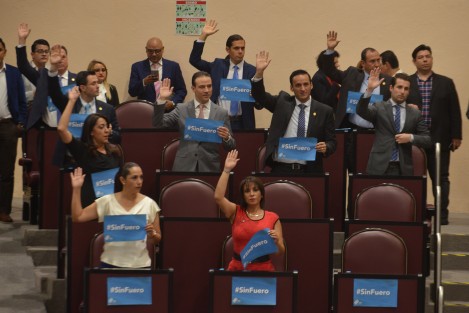 La bancada panista pretendía presentar una iniciativa para que sea retirado el fuero a diputados, gobernador y secretarios de despacho, sin embargo la misma fue rechazada para incluirse en la orden del día por los demás legisladores. 