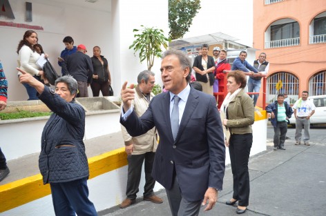 Acompañado de la diputada Ángela Soto, MAYL dio su pasadita por el hospitas Dr. Luis F. Nachón. 