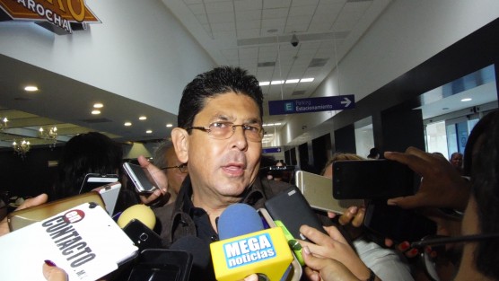 Respecto a la llegada a Veracruz de Fidel (Herrera) dijo que sabe lo que él ha dicho, que vendrá a defenderse; de momento, sí  llegó Fidel... Kuri, pero Fidel. 