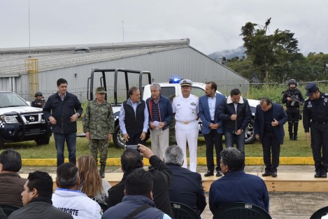El Ayuntamiento de Córdoba y el Gobierno del estado junto con las fuerzas federales, estatales y municipios de la zona centro, asumieron el compromiso de sumar esfuerzos para garantizar la seguridad de los cordobeses y habitantes de la región central del estado. 
