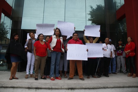 Militantes y seccionales del PRI en el municipio de Veracruz, manifestaron su inconformidad por la designación de Renato Alarcón como dirigente estatal de este partido político.