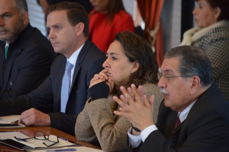 Se llevó a cabo la primera reunión ordinaria del Consejo estatal de Salud, donde acudieron autoridades federales, universitarias y del Gobierno encabezadas por el mandatario Miguel Ángel Yunes Linares y la representante de la organización Panamericana de la Salud, Gerry Eijemans. 