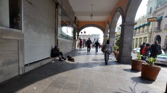 A la velocidad que van los despidos, la propiedad privada será insuficiente para los parados. 