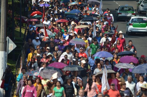 Personal agremiado al SETSUV realizan marchas este miércoles por las principales calles de la ciudad en demanda de aumento salarial a las autoridades universitarias, de lo contrario emplazan a huelga para el día de mañana 2 de Febrero. 
 