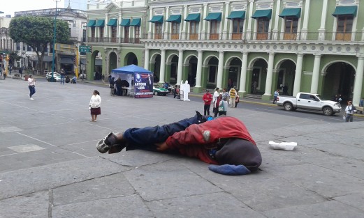 Más vale prevenir que tratar de reparar. Las drogas destruyen y en muchos casos hasta la familia los abandona. 