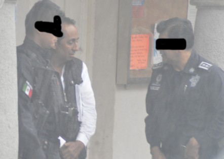 Elementos de la Fuerza Civil, recorrieron Paso del Macho desde el mediodía de sábado, llegando inicialmente al Palacio Municipal, donde se entrevistaron con el Comandante Municipal, Zenón Enrique Colorado Marín y con el alcalde Rafael Pacheco Molina, para posteriormente recorrer la ciudad, bajo el mando del Sub Secretario Operativo de la SSP, Narciso Peña Cortés. 