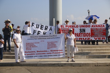Los inconformes temen que con estos ajustes se pierdan fuentes de empleo y se dejen de percibir prestaciones. 