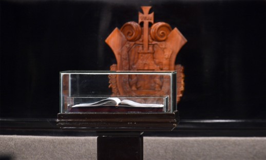 Con la presencia de  representantes del Poder Judicial, del Ejecutivo, militares del Ejército Mexicano, diputados integrantes de la Legislatura y familiares de los Constituyentes de 1917;  participaron en la celebración del centenario de las Constituciones Políticas de México y de Veracruz. 