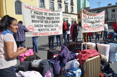 Extrabajadores del extinto SAS se manifestaron desde temprana hora en la Plaza Lerdo de esta capital, piden  les sean respetados sus derechos ya que llevan 8 meses sin poder llevar el sustento a sus familias. 
