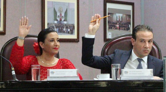 La Diputada Mariana Dunyaska García Rojas presentó el Anteproyecto de Punto de Acuerdo que prevé instaurar el Parlamento de Personas con Discapacidad en Veracruz ya que en Veracruz existen más de 700 mil personas con alguna discapacidad, ya sea visual, motriz, auditiva y de lenguaje, según datos del DIF, y la gran mayoría siguen siendo víctimas de discriminación laboral y social.