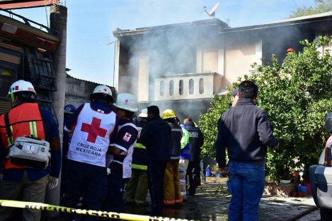Al menos dos personas muertas y tres lesionados dejó la fuerte explosión registrada alrededor de las 08:30 horas de este miércoles, dentro de una vivienda de la colonia Chapultepec en Ixtacuixtla, Tlaxcala, donde se almacenaba pirotecnia.  
 