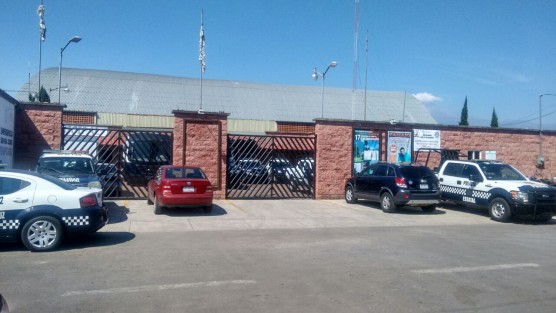 Esta fuerte movilización, creó diversos rumores en la población, incluso se menciona que la Secretaría de Seguridad Pública tomará el mando, sin embargo aún no hay una versión oficial. Lo cierto que en el interior,  se encuentra un autobús que transportará a los policías municipales a la ciudad de Xalapa.  