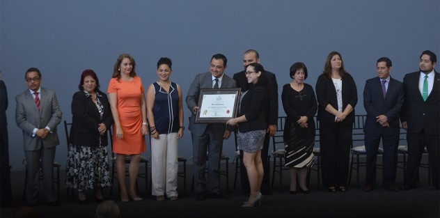 Fueron reconocidos por el Ayuntamiento de Xalapa, los constituyentes veracruzanos de 1917, cuyos descendientes recibieron la distinción. 