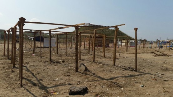 Un grupo de vecinos del fraccionamiento El Campanario, realizaron el reparto de un predio que  decir de ellos, no es de nadie, y que lotificaron en 200 terrenos, sobre los cuales ya han armado algunas improvisadas viviendas. 
