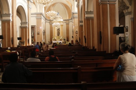 En la Catedral de Veracruz se lleva a cabo este viernes la jornada de oración <em>Un milagro por México</em>, para pedir por la paz en nuestro país. La misma inició a las 7 de la mañana y concluirá a las 19:00 horas. 