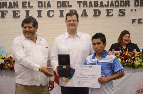 El sindicato de Limpia Pública de la ciudad de Veracruz celebró un aniversario más con una comida y una rifa de premios entre los trabajadores de este sector. 
